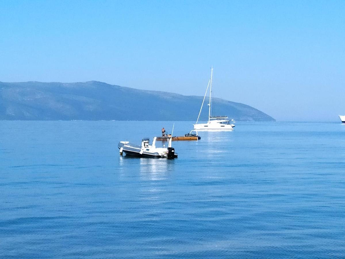 Lungomare Beach Apartments Vlore Ngoại thất bức ảnh