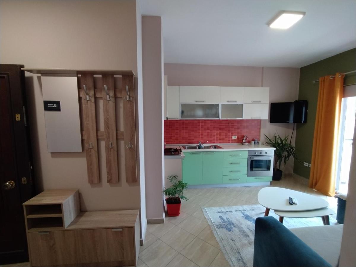 Lungomare Beach Apartments Vlore Ngoại thất bức ảnh